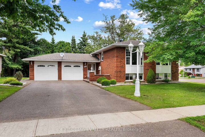 Property Photo:  599 Hillside Avenue  ON K8A 8G4 