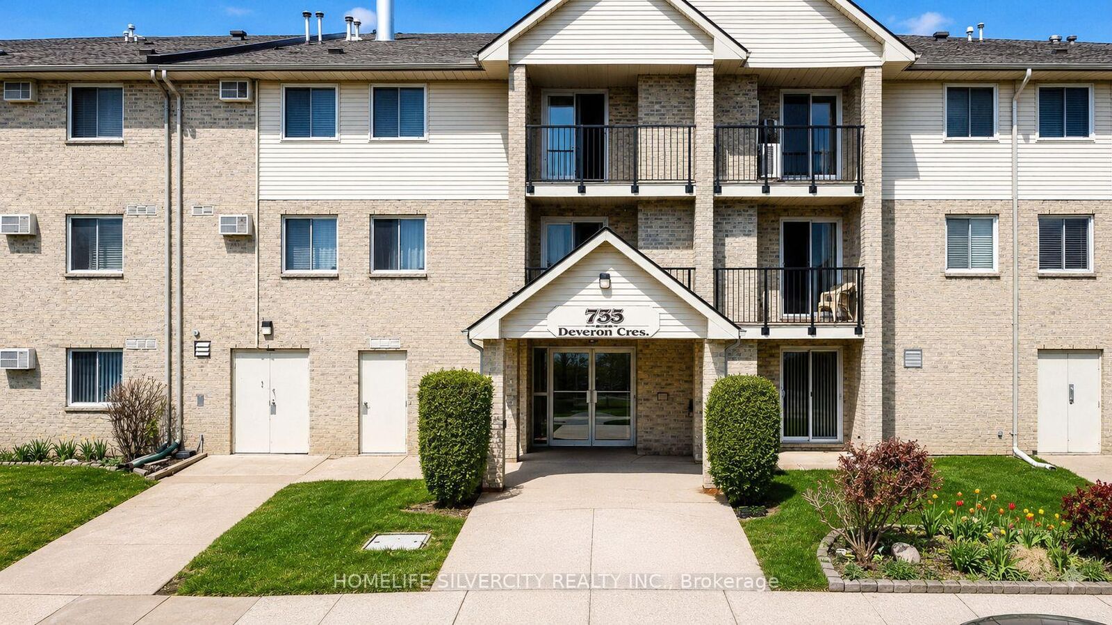 Property Photo: 733 Deveron Crescent 303 ON N5Z 4X7