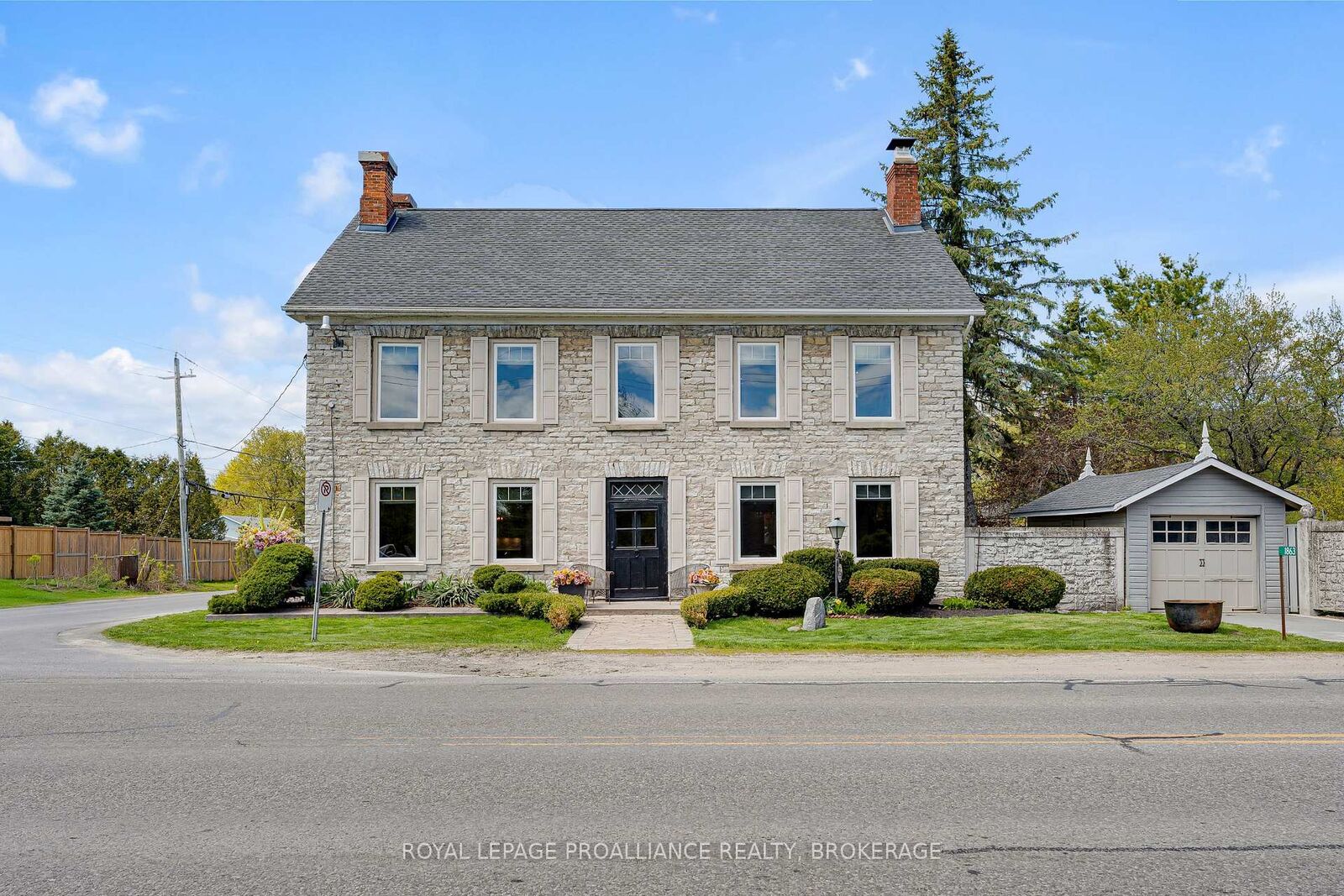 Property Photo: 1863 Sydenham Road ON K7L 4V4