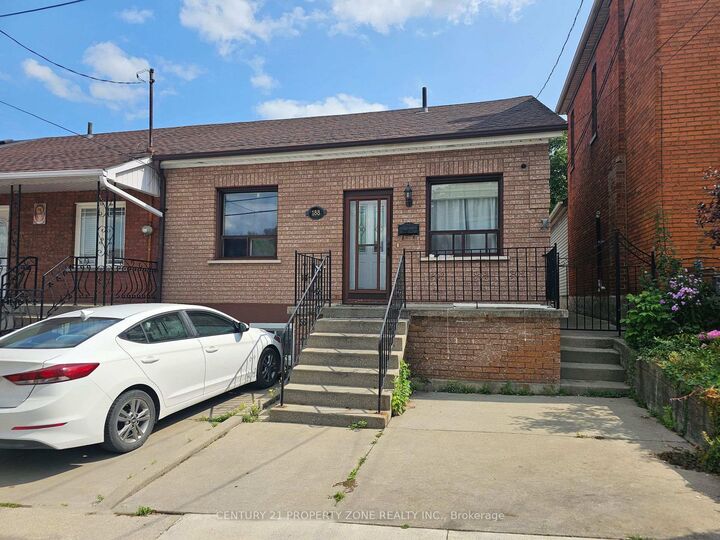 188 Hess Street N — photo 1