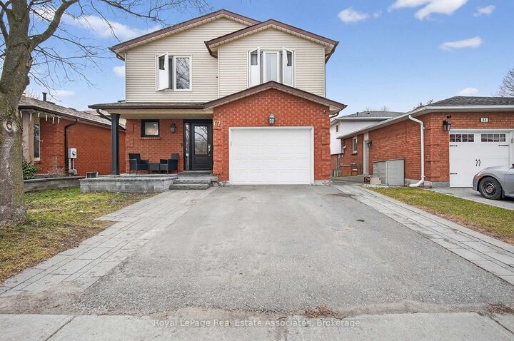 Property Photo:  67 Beechnut Crescent  ON L1E 1Y4 