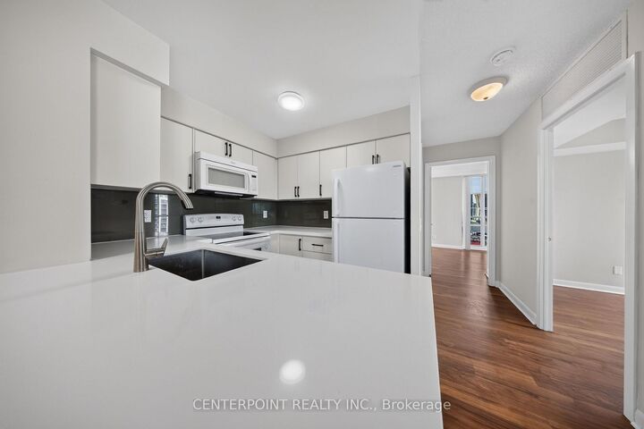 Property Photo: 4978 Yonge Street 1715 ON M2N 7G8