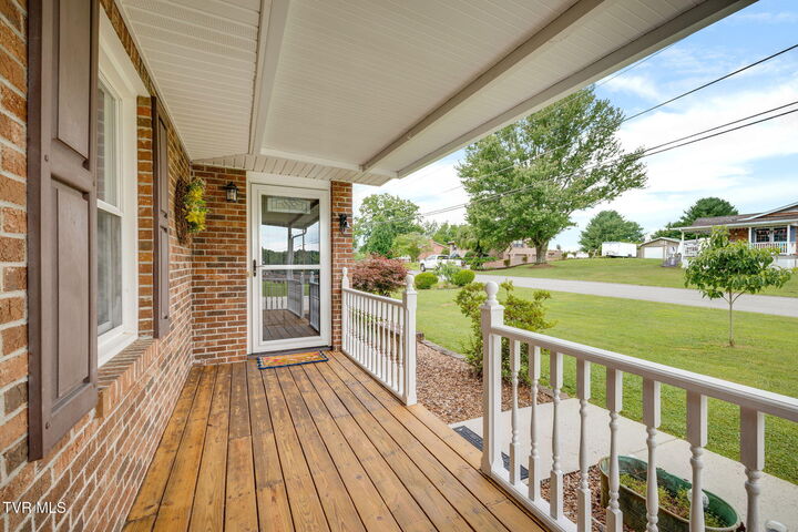 Property Photo:  404 South Valley View Circle  TN 37664 