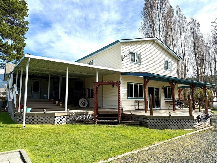 Property Photo: 6131 Drinkwater Rd BC V9Y 8W6