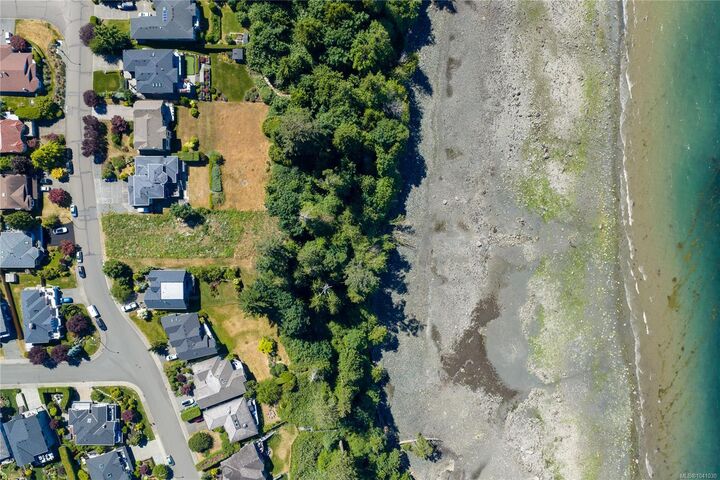 Property Photo:  5402 Bayshore Dr  BC V9V 1G8 