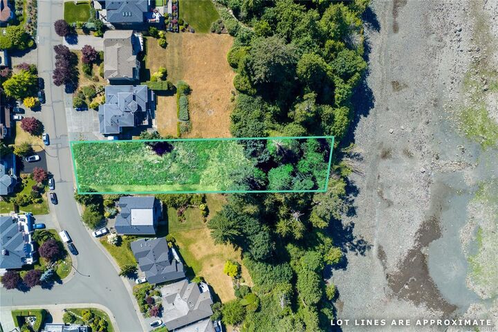 Property Photo: 5402 Bayshore Dr BC V9V 1G8