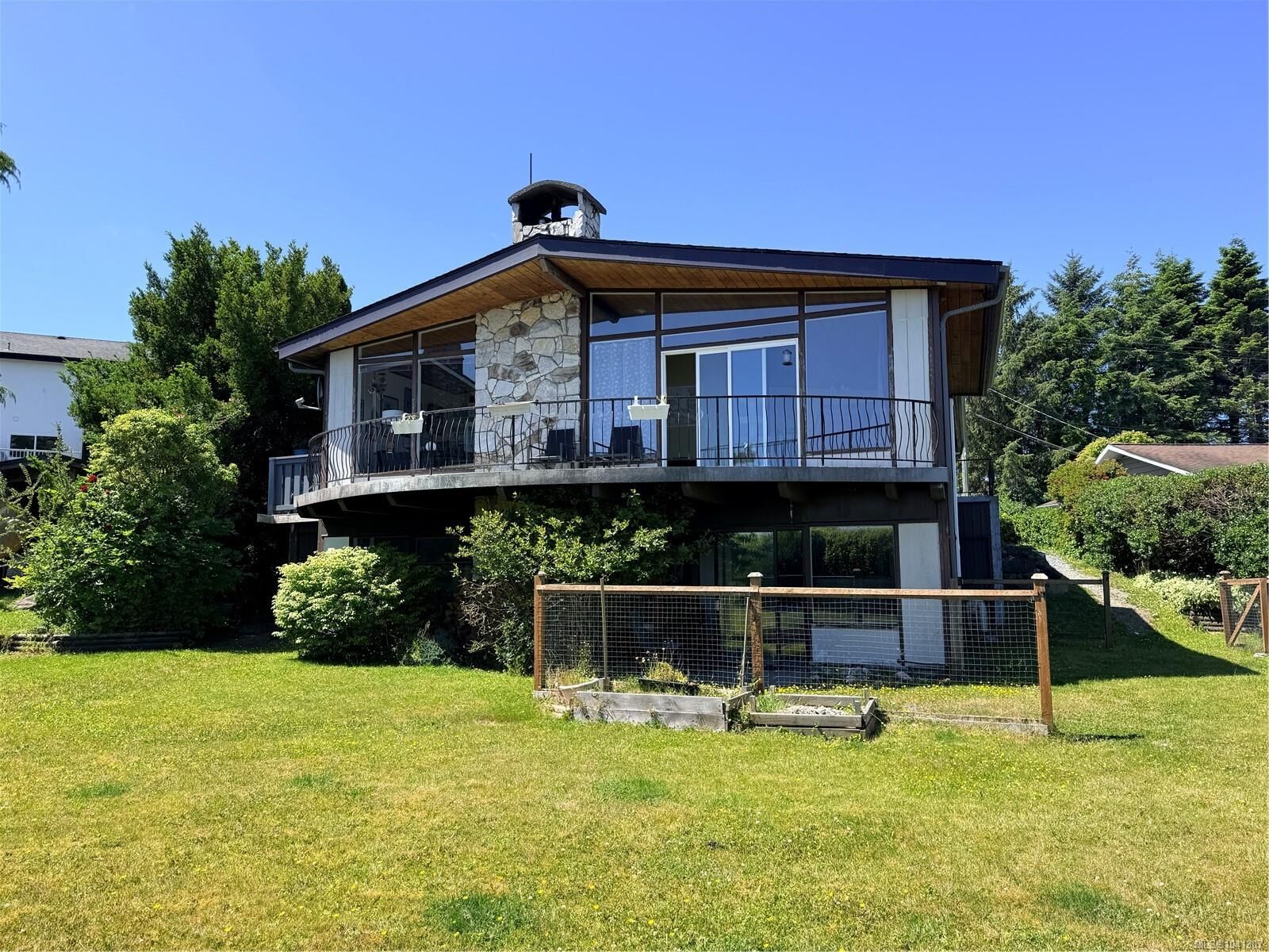 Property Photo: 2472 Mountview Rd BC V0N 2R0