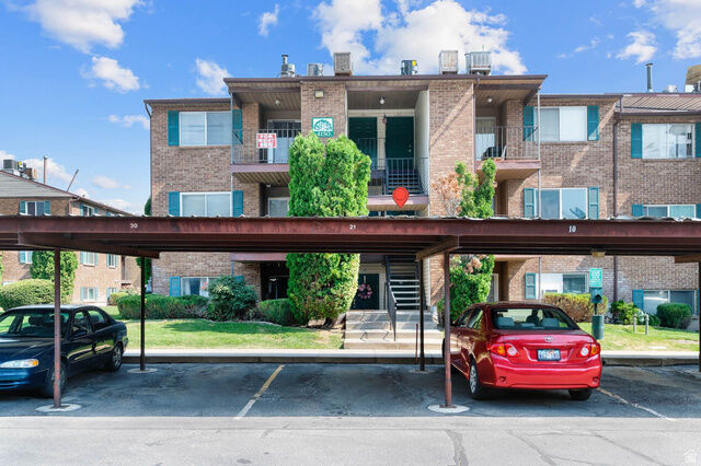 Property Photo: 4150 S Oak Meadows Dr 21 UT 84123