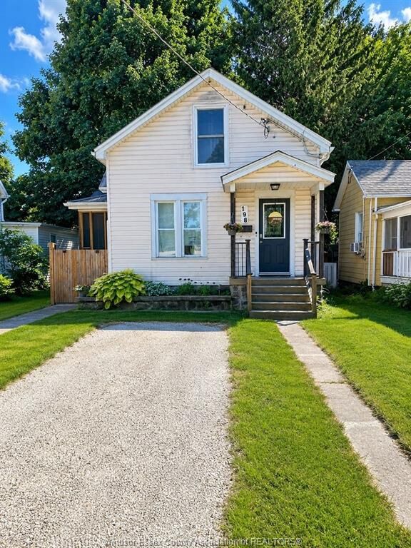 Property Photo:  198 Raleigh  ON N7M 2N7 