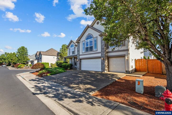 Property Photo:  762 Burgundy Av NE  OR 97303 