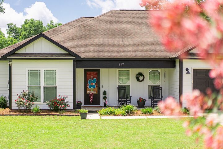Property Photo:  117 Gabriel Court  GA 31763 