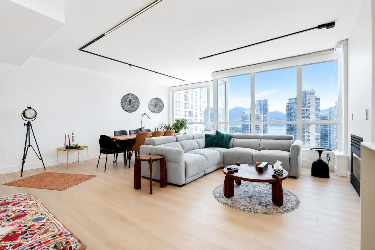 Property Photo: 1239 W Georgia Street 1909 BC V6E 4R8