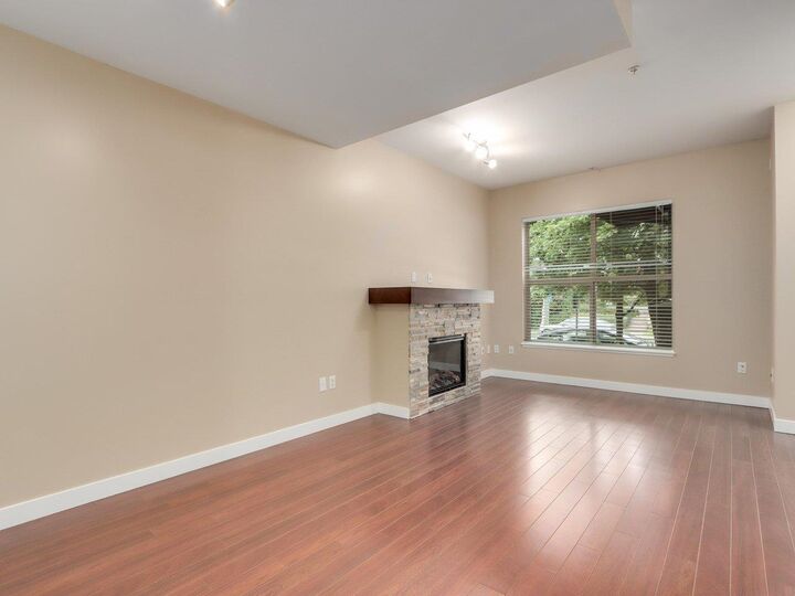 Property Photo: 319 E 15th Street BC V7L 2R6