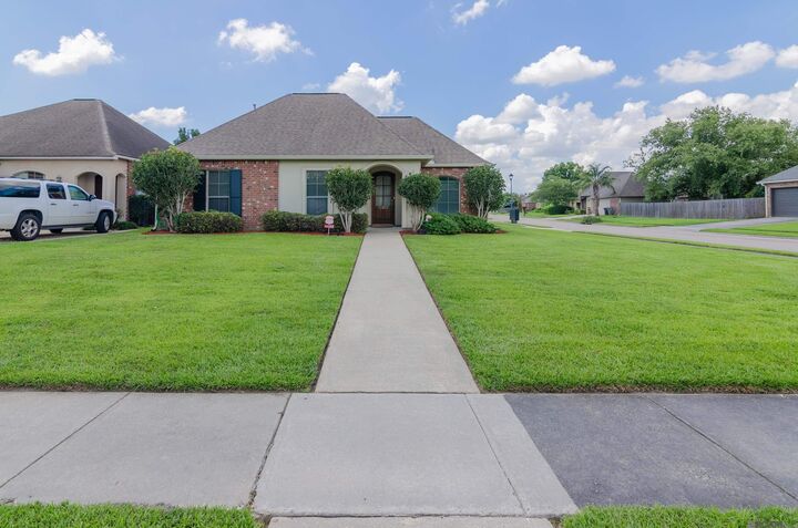 Property Photo:  10253 Springridge Ave  LA 70810 