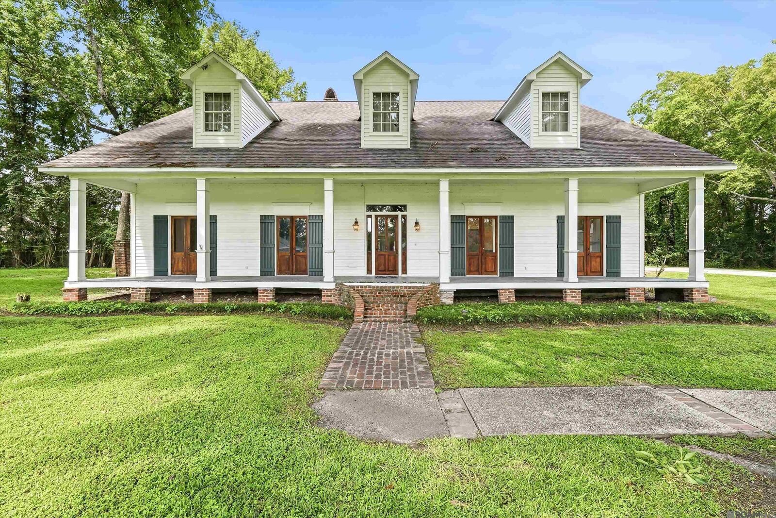 Property Photo:  3449 Tezcucco Dr  LA 70820 