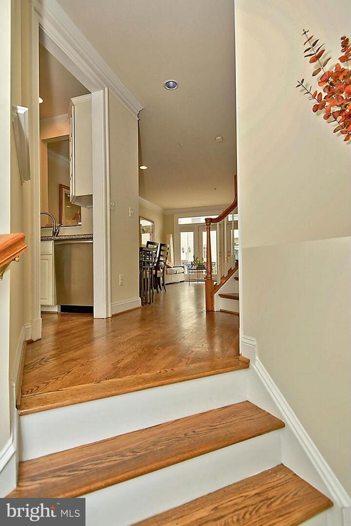 Property Photo:  720 Battery Place  VA 22314 