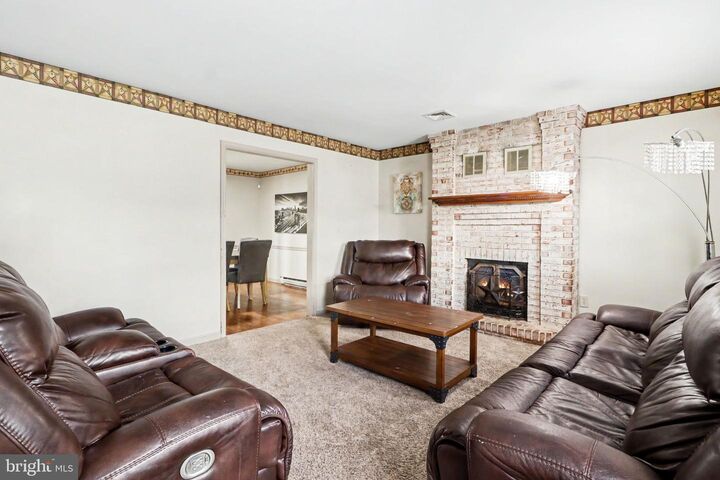 Property Photo:  6 Kingswood Drive  PA 17055 
