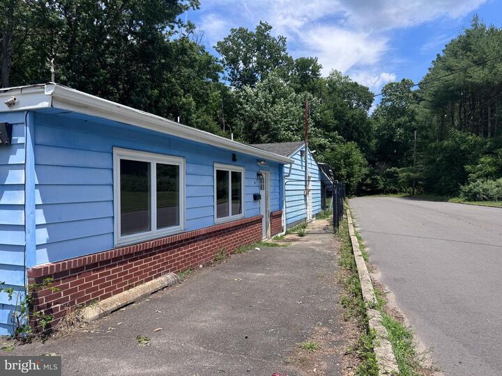 Property Photo:  6 Cebulka Drive  NJ 08515 