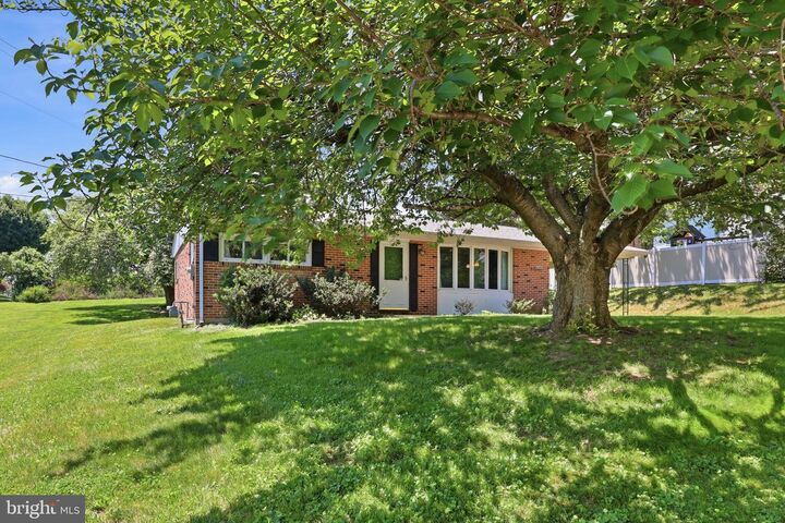 Property Photo:  2102 Louise Avenue  PA 17403 