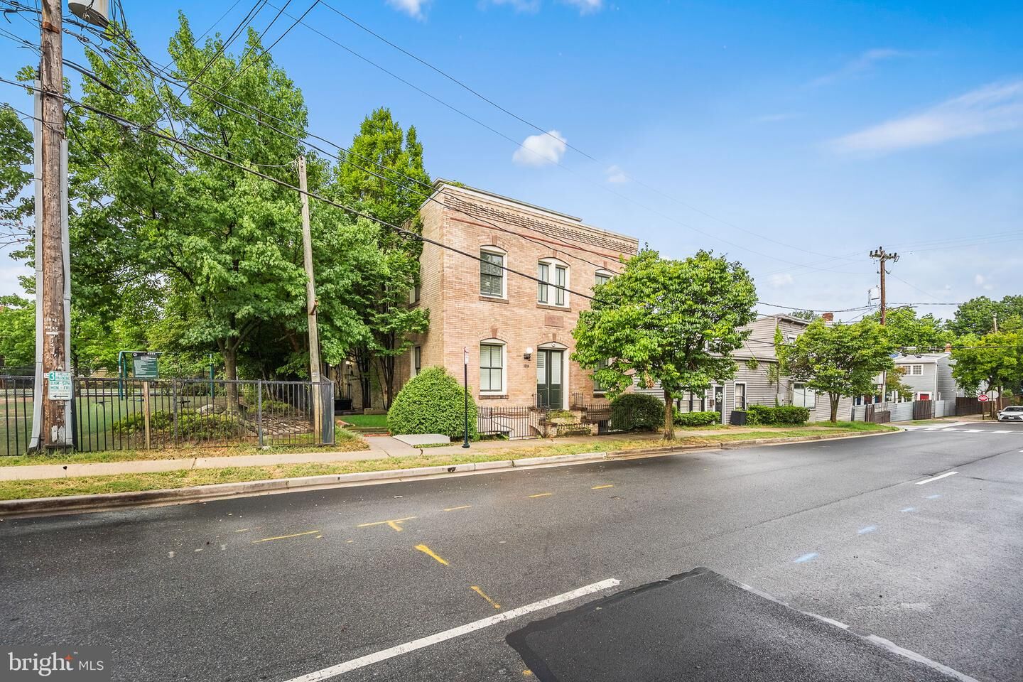 Property Photo:  1210 Queen 5  VA 22314 