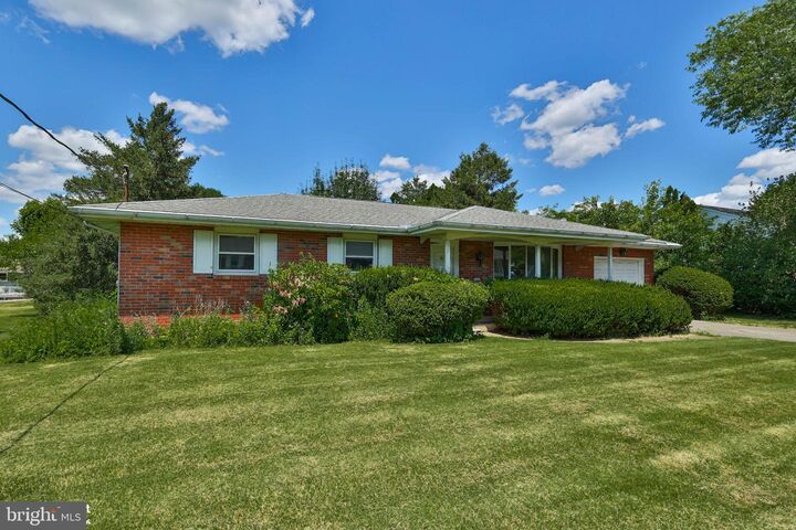 Property Photo:  2649 Northview Avenue  PA 18045 