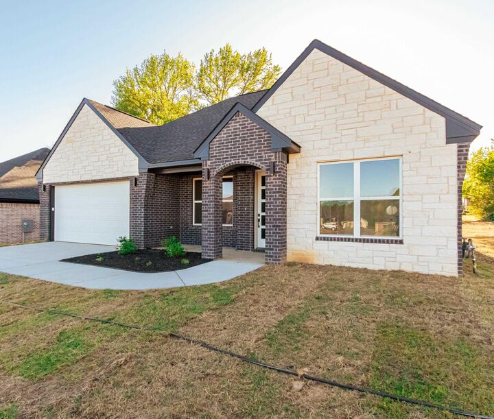Property Photo:  1437 Justice Street  AR 72076 