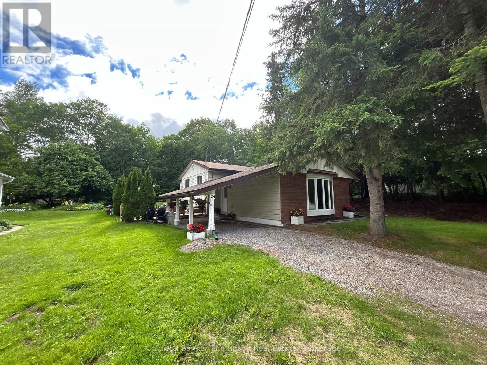 Property Photo: 24 Centre Street North ON P1H 1X4