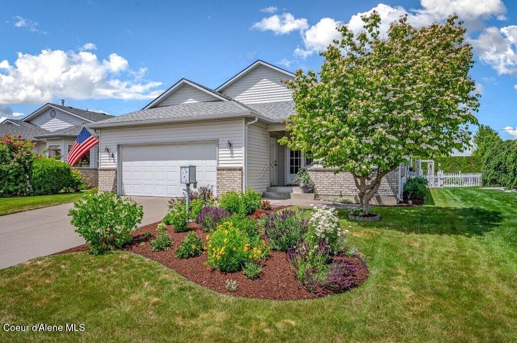 Property Photo:  1193 W Woodlawn Dr  ID 83835 