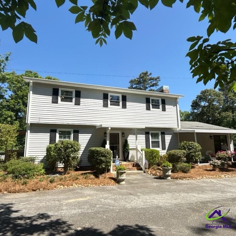 Property Photo:  225 E Colonial Drive  GA 31211 