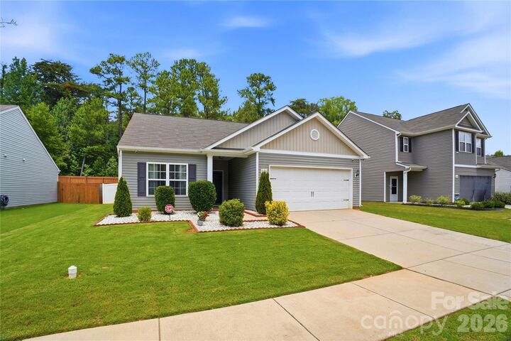 Property Photo:  5221 Upton Place  NC 28215 