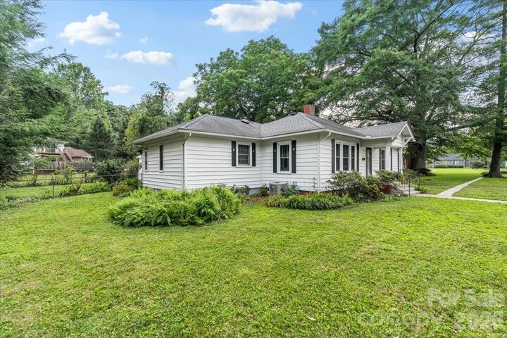 Property Photo:  196 E French Broad Street  NC 28712 