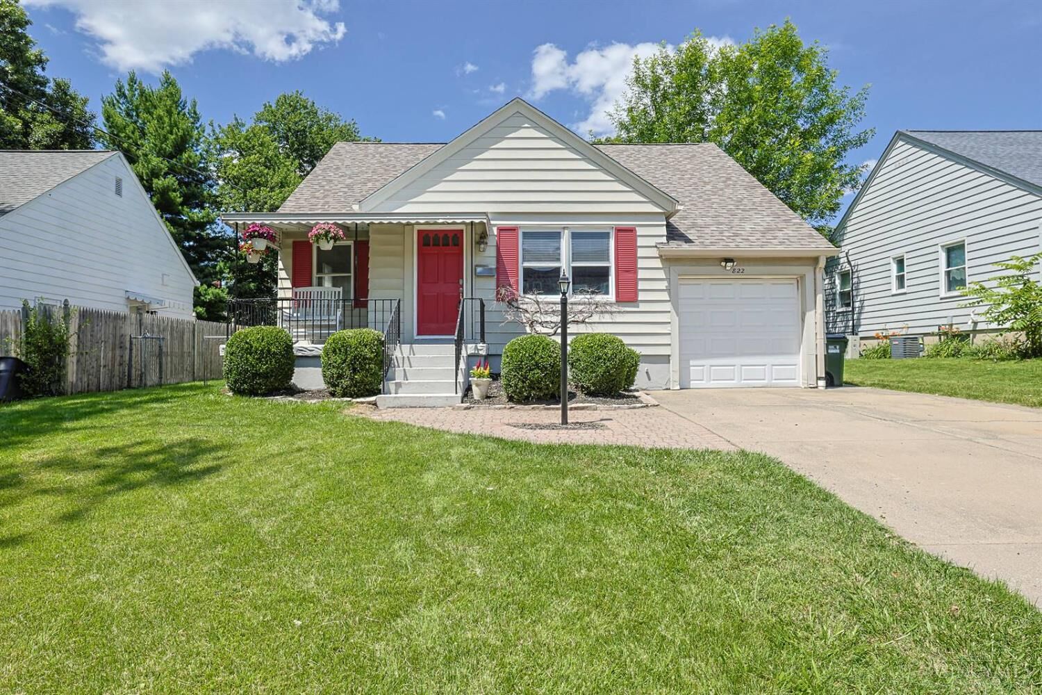Property Photo:  822 Northern Parkway  OH 45224 