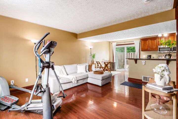 Property Photo:  5115 Singleton Drive  OH 43026 