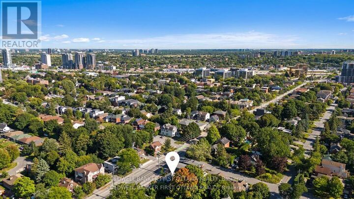 Property Photo:  582 Churchill Avenue North  ON K1Z 5E5 