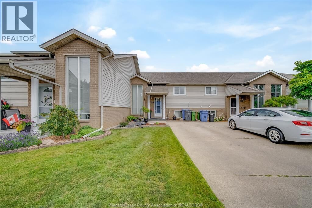 Property Photo:  1425 Mickaila Crescent  ON N8N 4Z2 