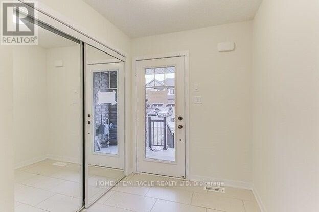 Property Photo:  35 Sherway Street  ON L8J 0J4 