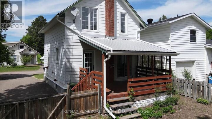 Property Photo:  566 Perth Street  ON K8A 6B6 