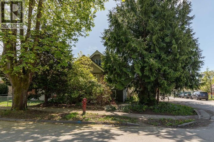 Property Photo:  2002 East 13th Avenue  BC V5N 2C4 