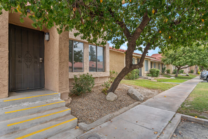 Property Photo:  82567 Avenue 48 56  CA 92201 