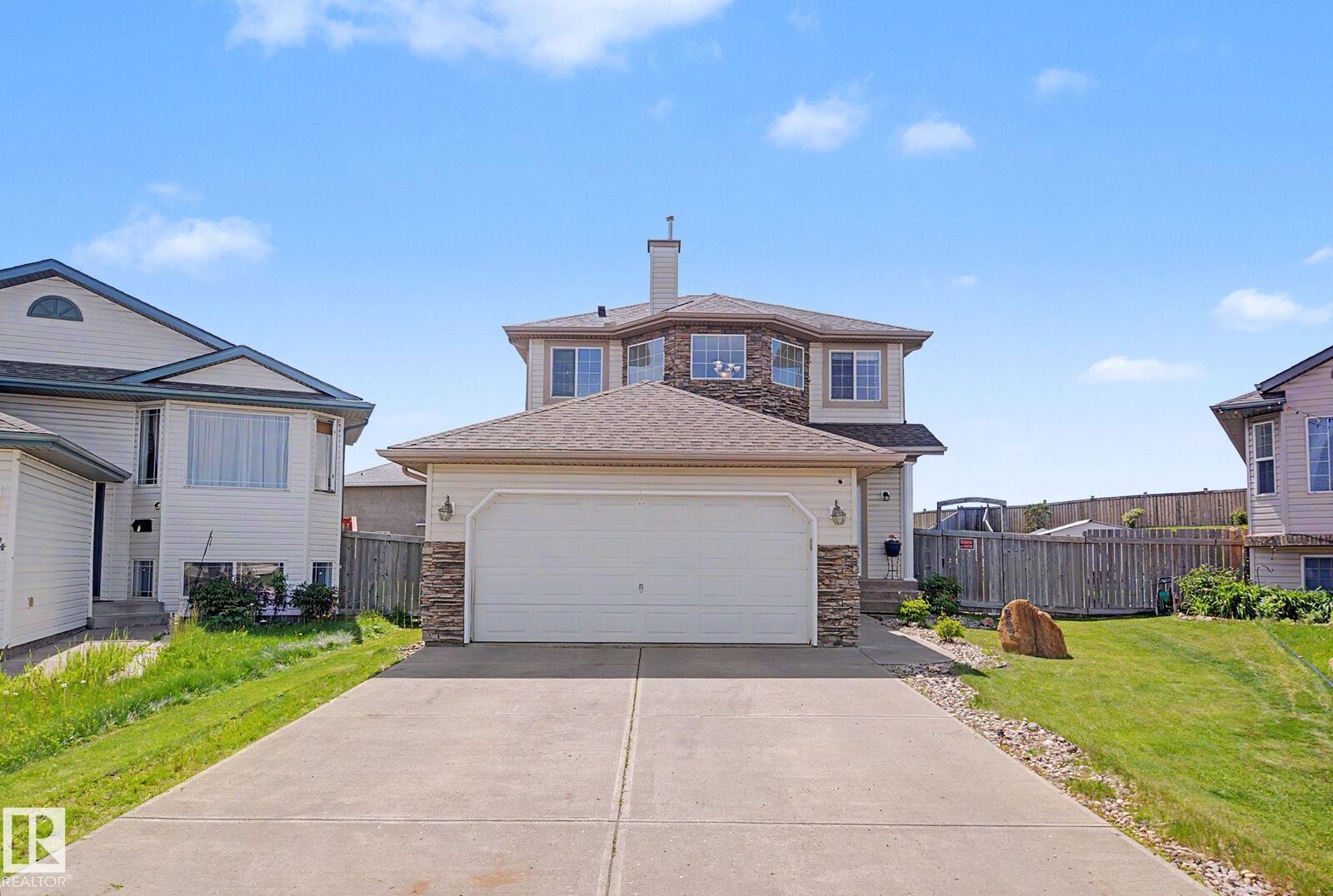 Property Photo: 262 Dunvegan Road NW AB T5L 5E5