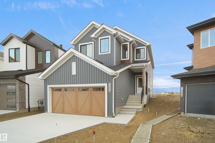 956 17 Avenue NW — photo 1