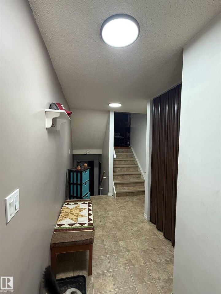 Property Photo:  540 Willow Crest NW  AB T5T 2K7 
