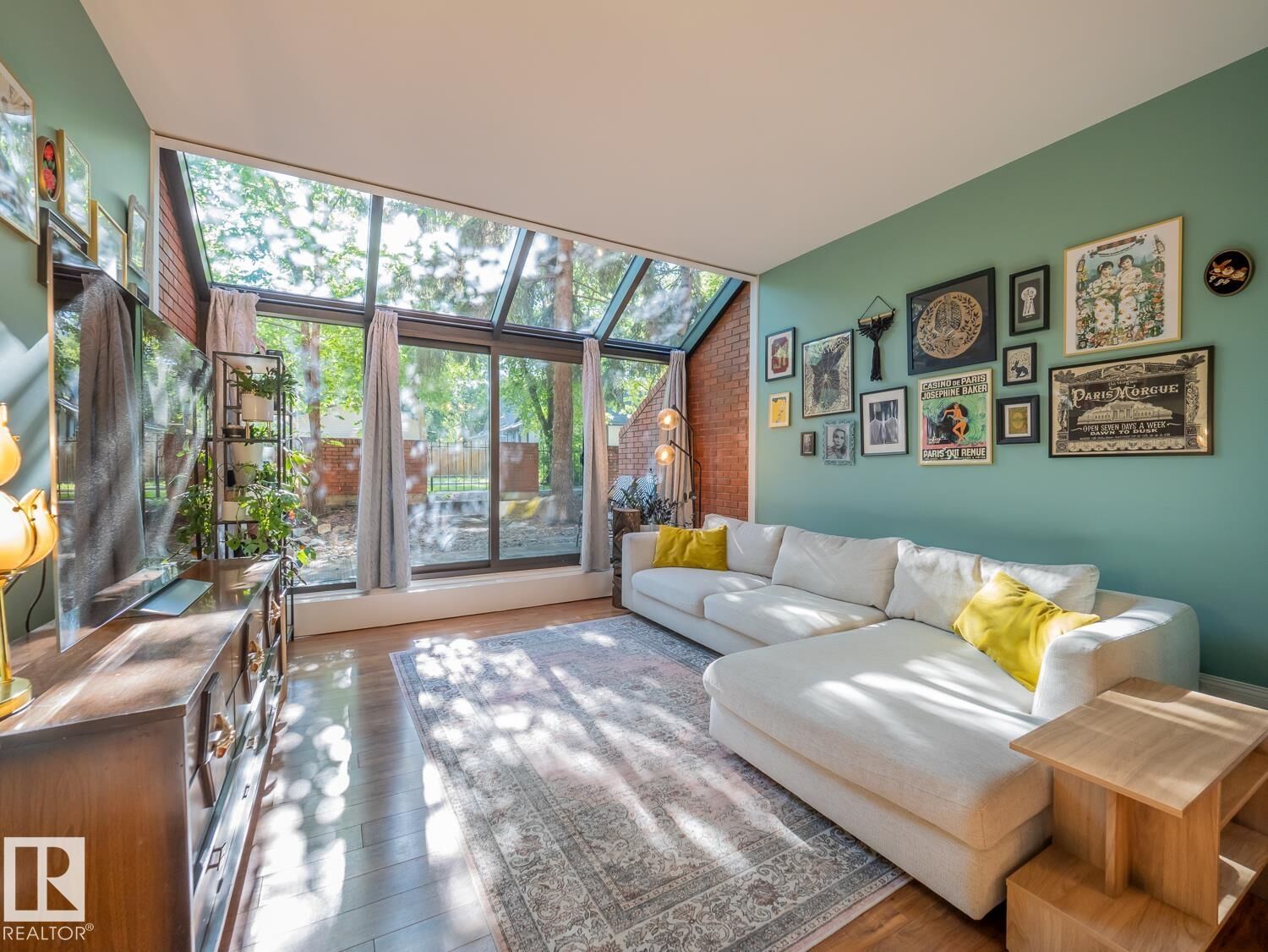 Property Photo:  11116 83 Avenue NW  AB T6G 0V1 