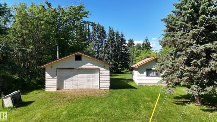 Property Photo: 5416 51 Avenue AB T0B 0C0