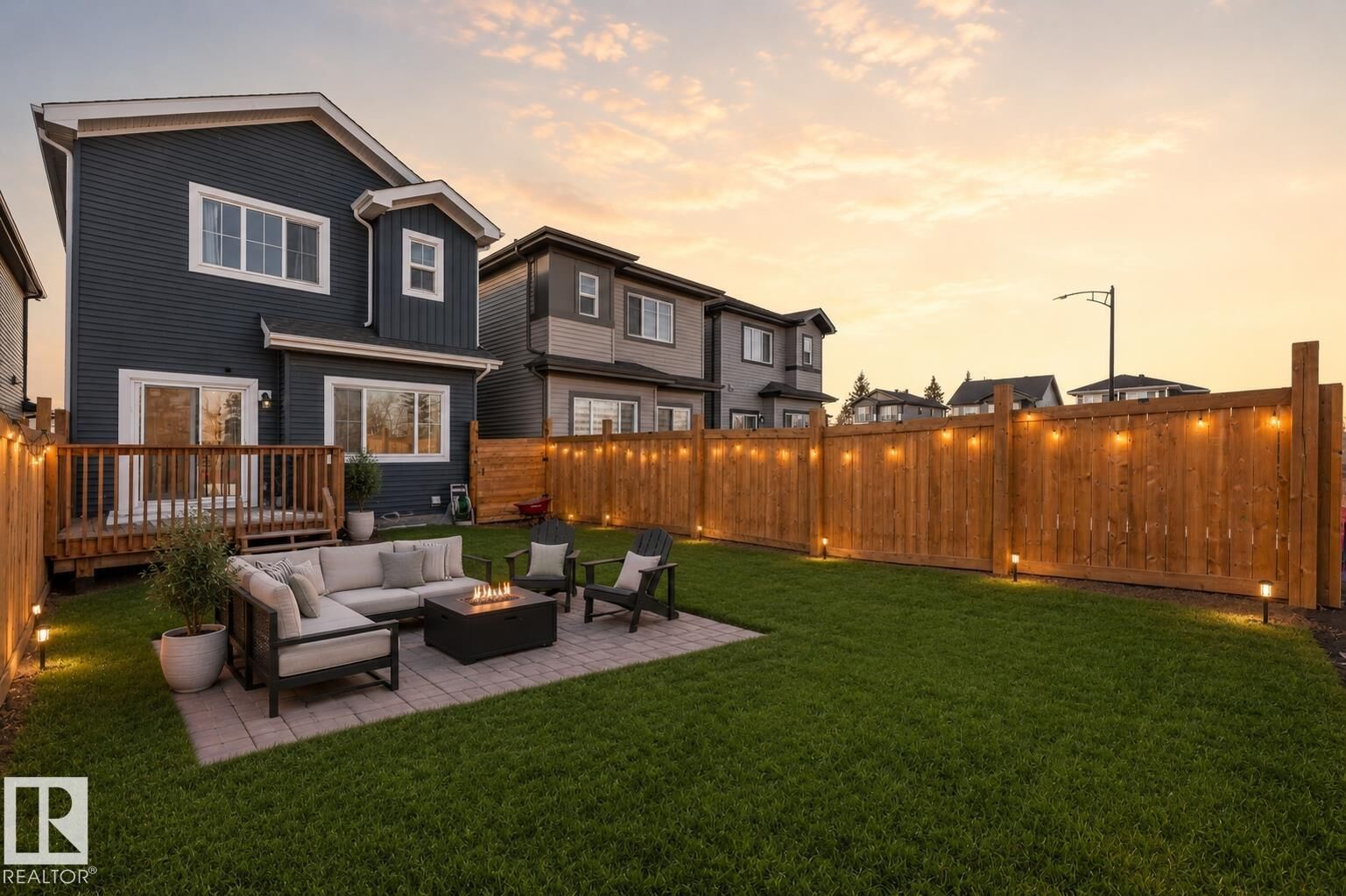 Property Photo:  407 Conroy Crescent SW  AB T6W 5A8 