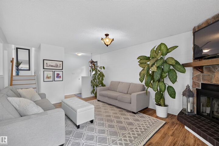 Property Photo:  244 Knottwood Road NW  AB T6K 1Y4 