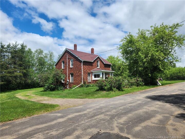 Property Photo:  54 Shaw Street  NB E4A 2H5 