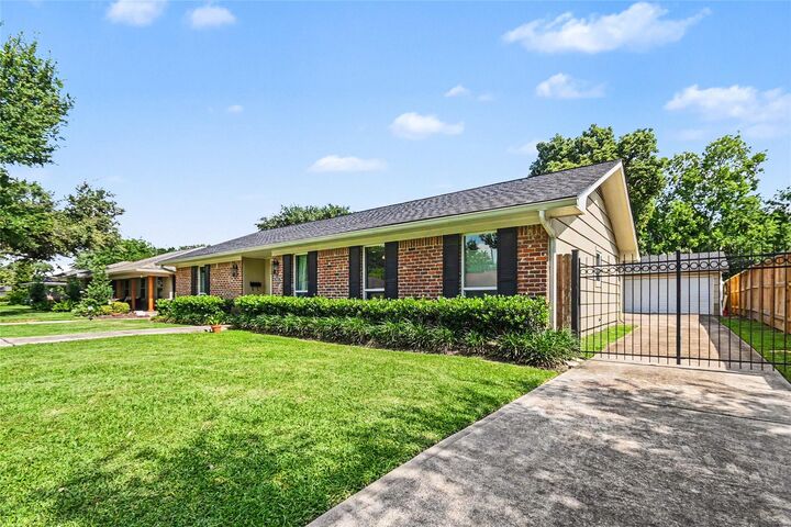 Property Photo:  4831 Stillbrooke Drive  TX 77035 