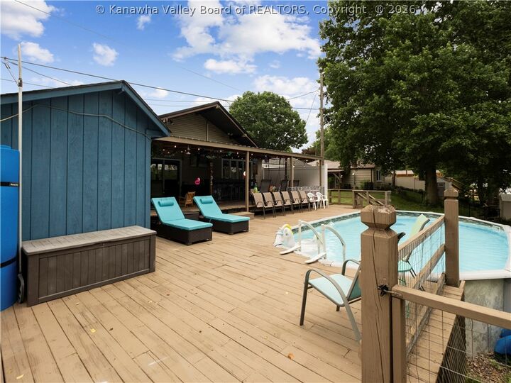 Property Photo:  1518 Fenton Circle  WV 25143 