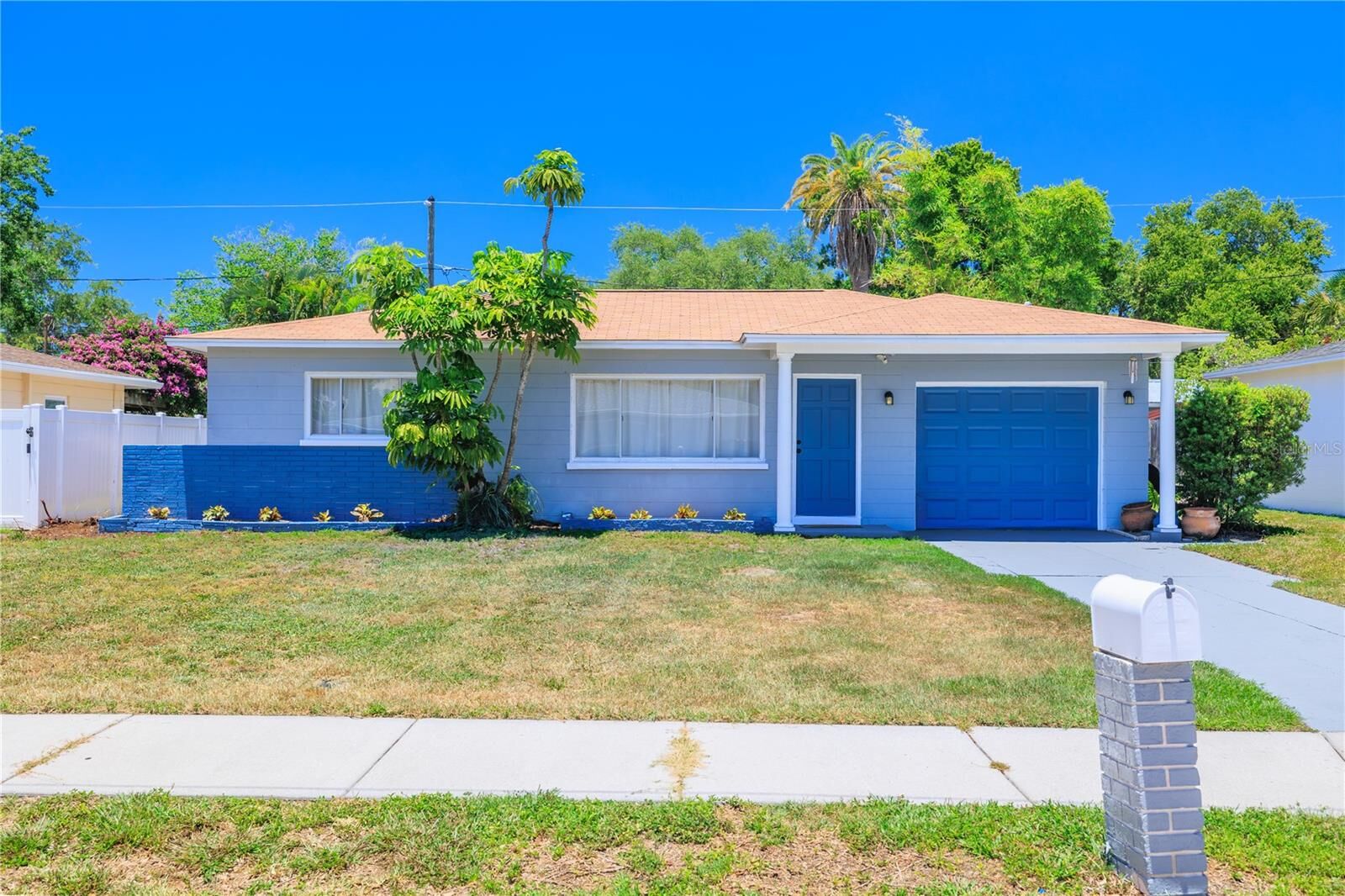 Property Photo:  4992 99th Way N  FL 33708 